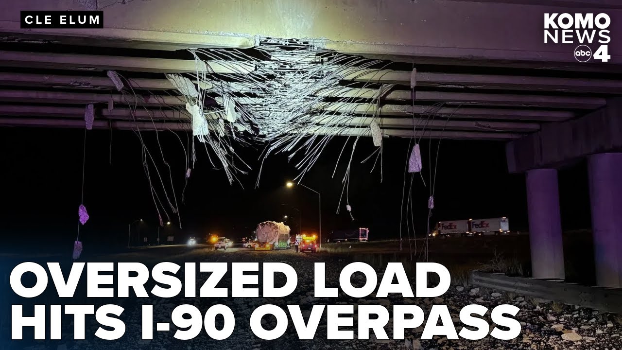 Дорога I-90 на запад остаётся закрытой после того, как негабаритный груз врезался в эстакаду возл...