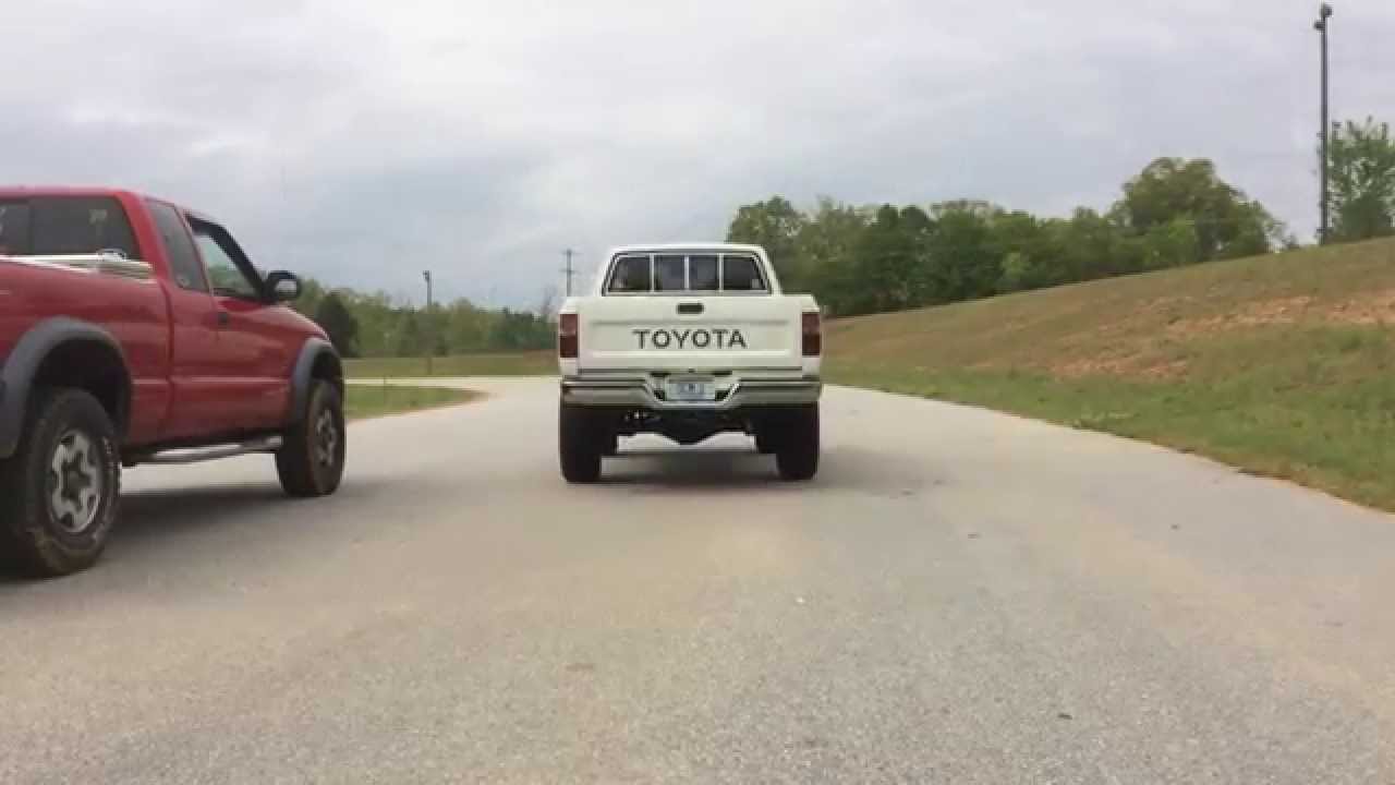Chevrolet S-10 ZR2 vs Toyota 4x4 Flowmaster 40
