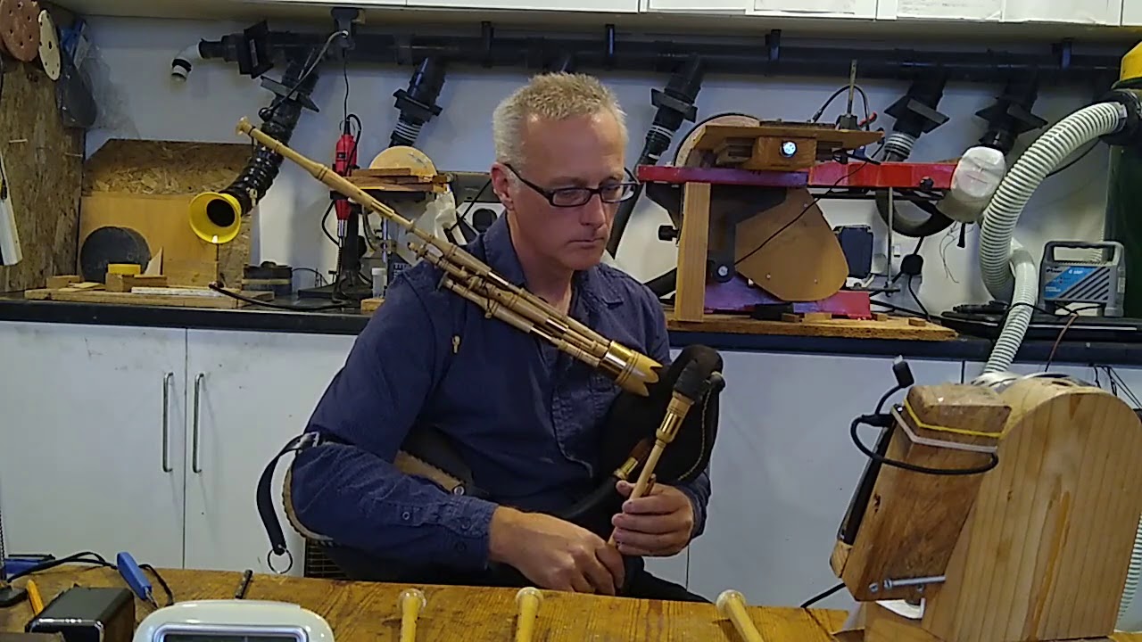 A chanter tuning for combination smallpipes .