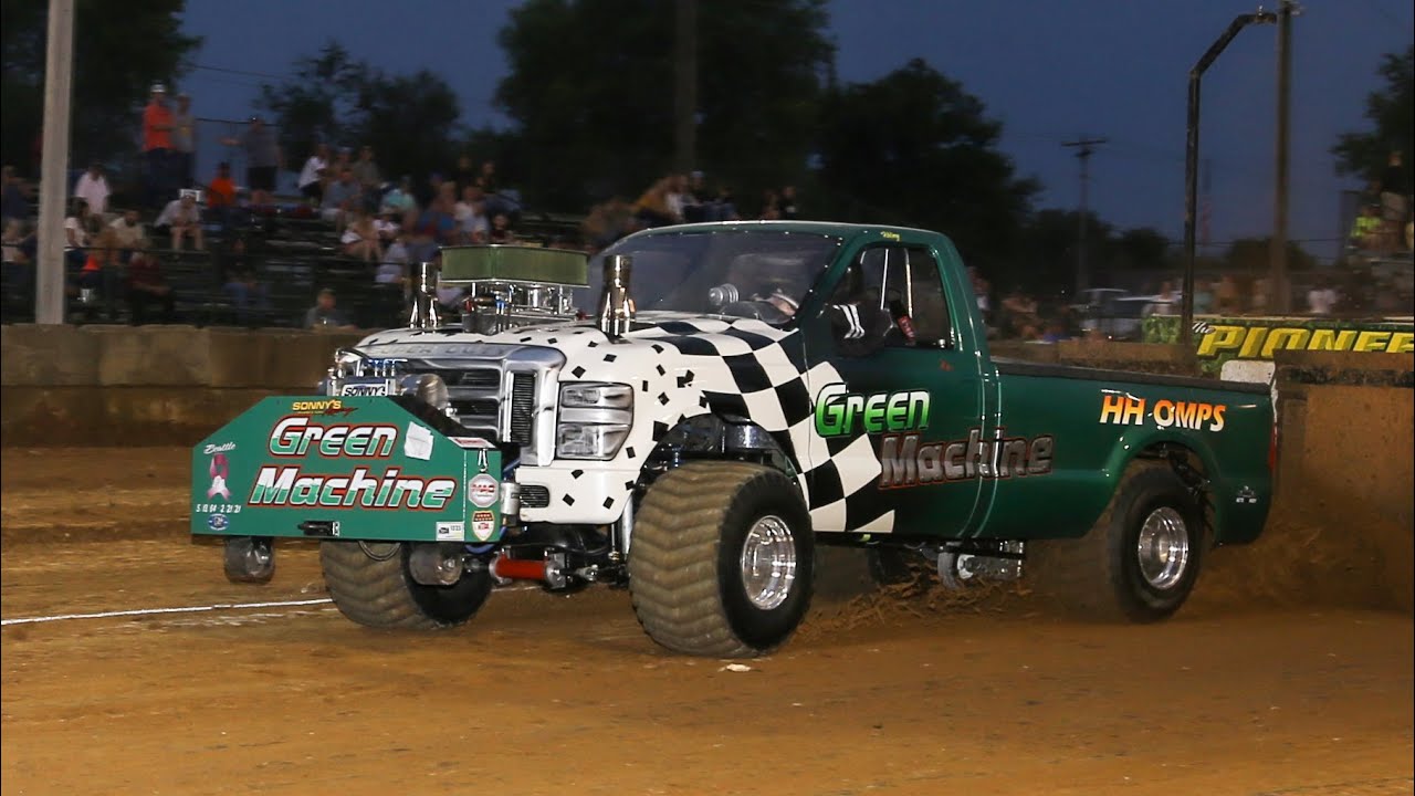 National Modified 4x4 Trucks at the Winchester Summer Nationals 2021