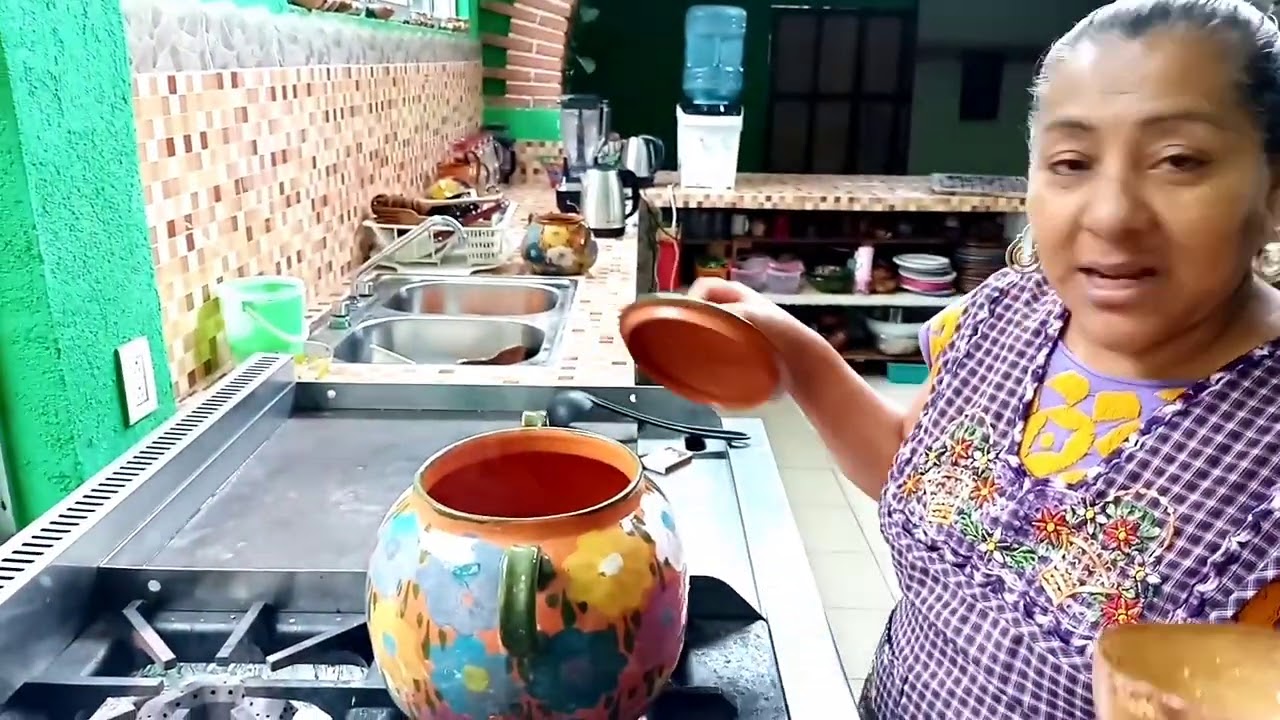 Preparando atole blanco con granillo