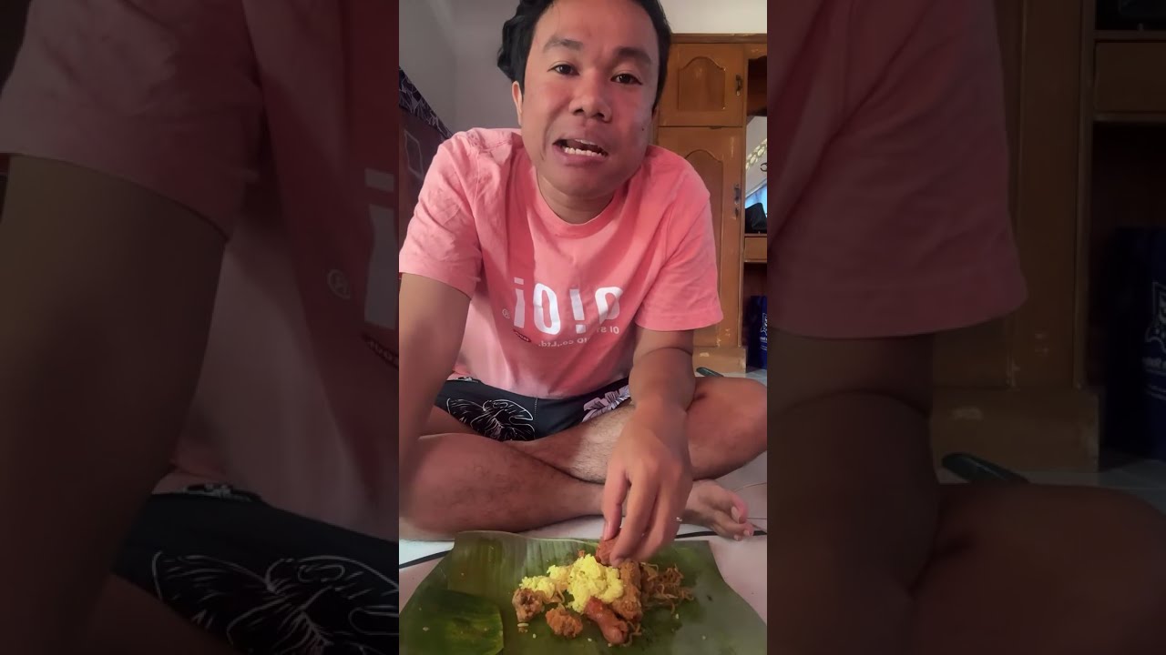 Makan nasi kuning , tahu , kulit ayam , sembahyang, ada burung, nenek alap base