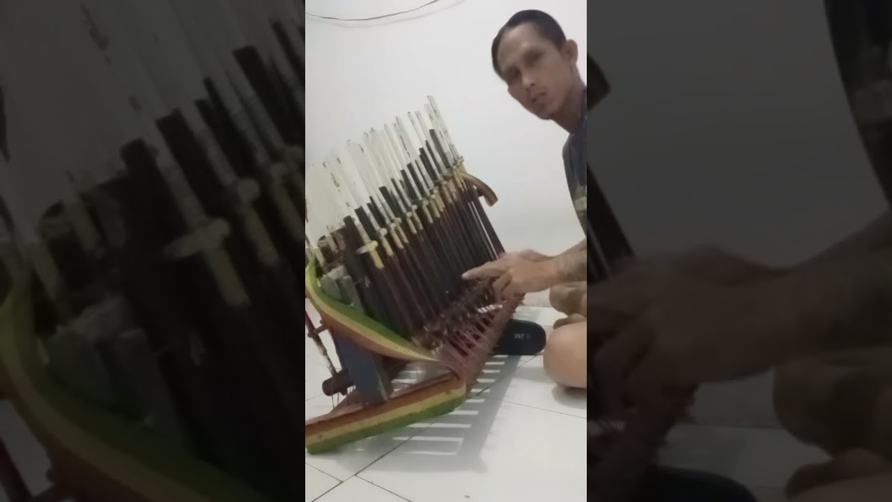Cek sound, DUA KURSI