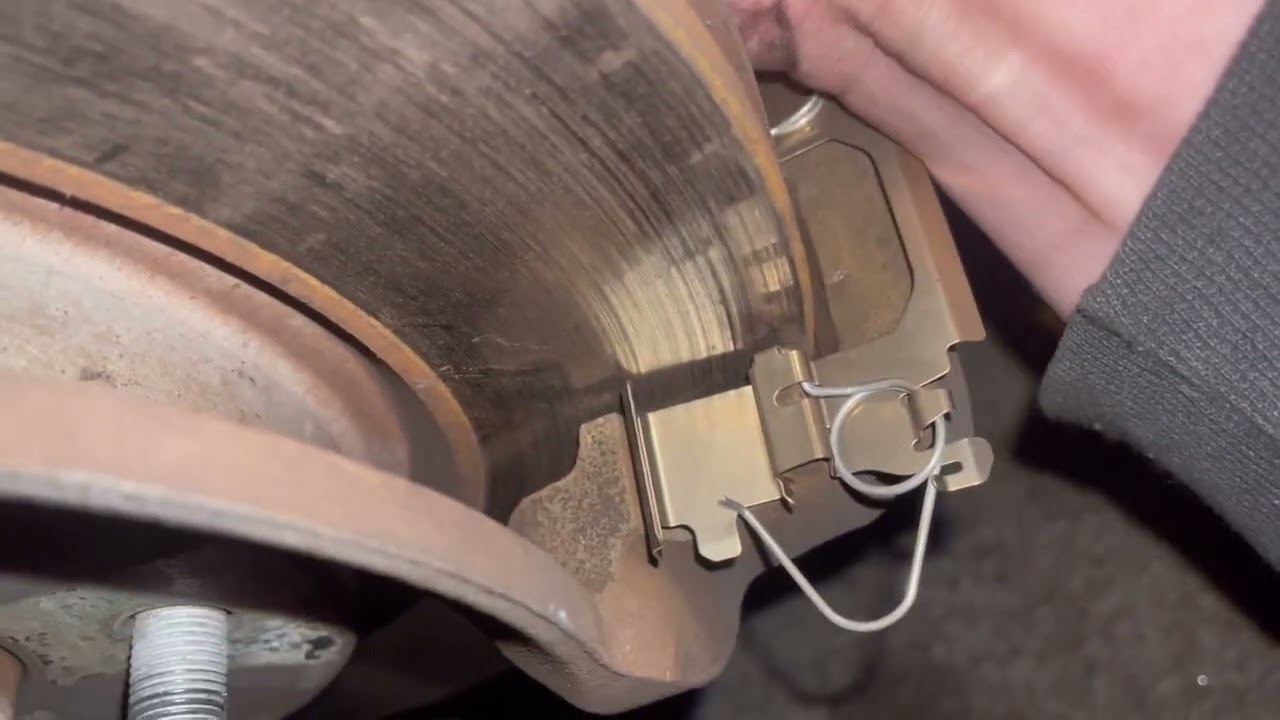 2014 Nissan Rogue Front Brake Pad Replacement