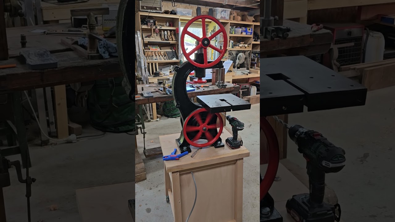 Antique miniature bandsaw, first start up