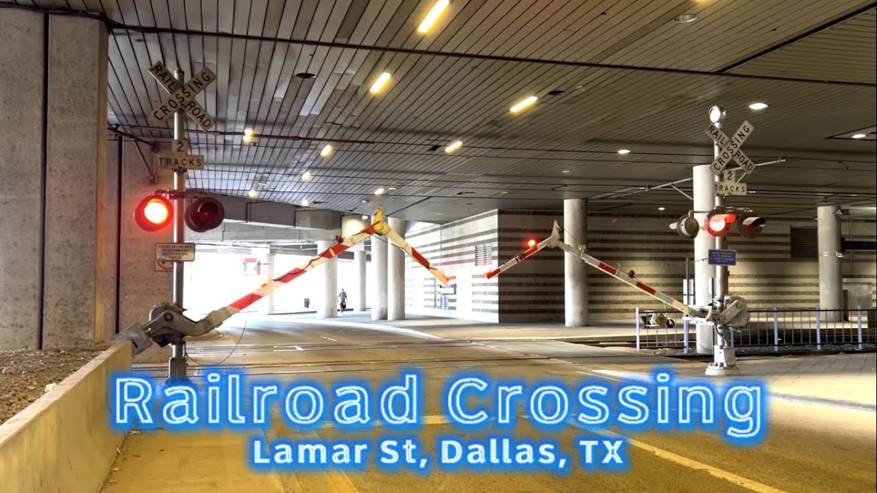 (HINGED WISHBONE GATE!) Railroad Crossing | Lamar St, Dallas, TX (North Side)