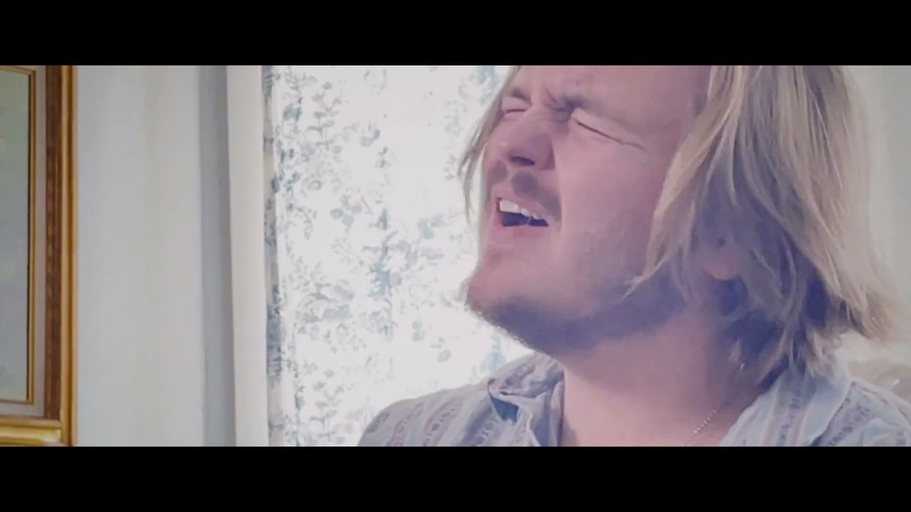 Caleb Lee Hutchinson – Butterfly (Weezer Cover)