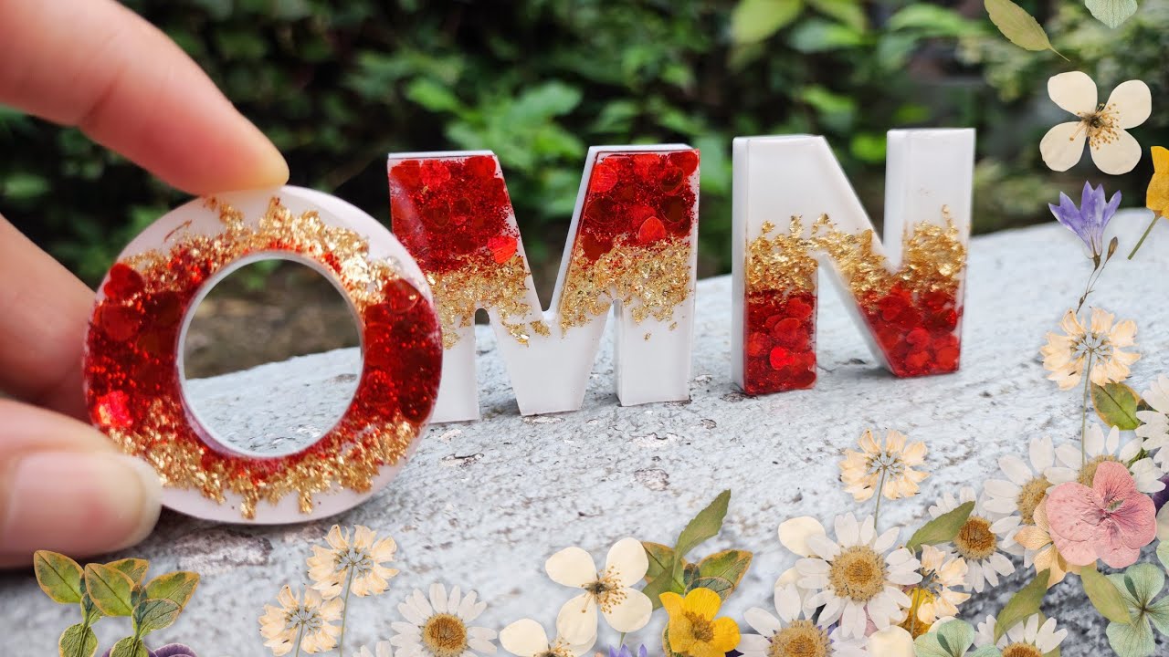 Resin Letter Keychains | Resin keychain tutorial for beginners |  Resin keychain Ideas
