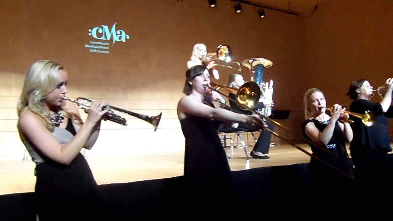 TenThing playing Mozart (