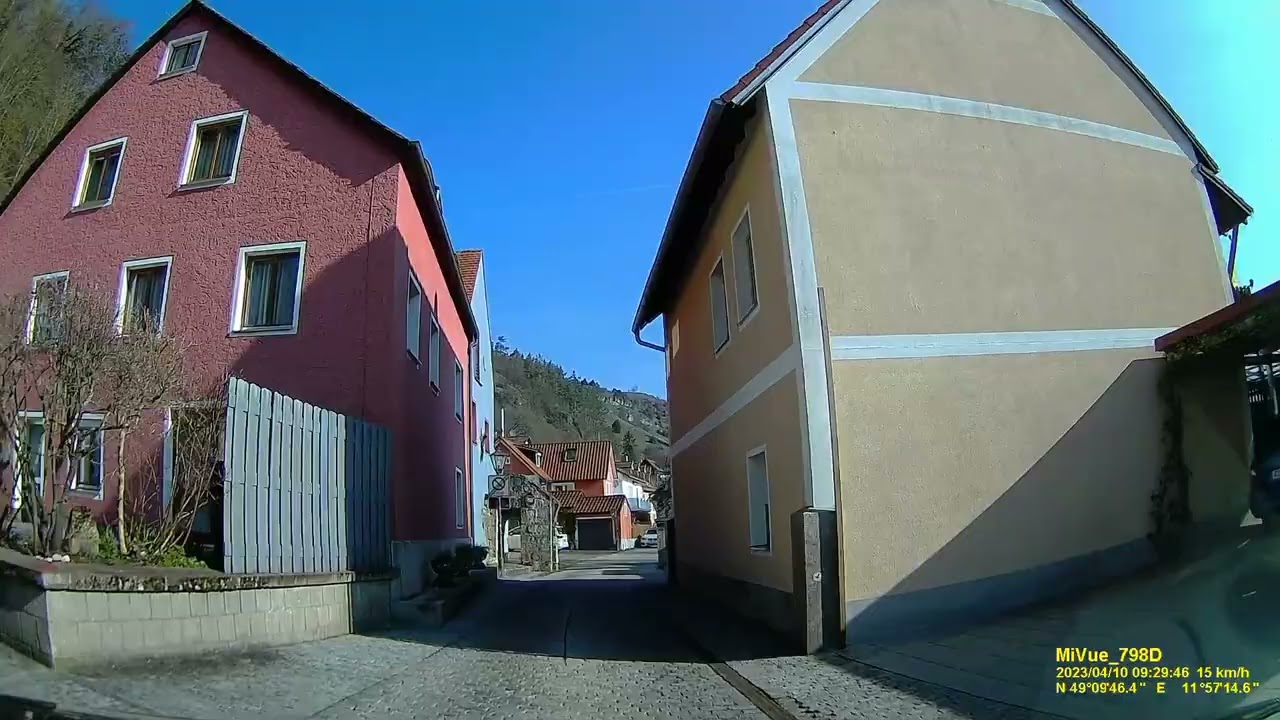 D: Markt Kallmünz. Landkreis Regensburg. Rundfahrt durch die Ortsmitte. April 2023