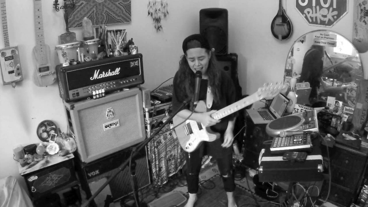 TASH SULTANA- BIG SMOKE (LIVE BEDROOM RECORDING)
