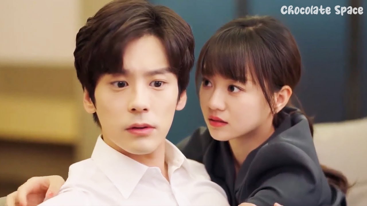 🥰🥰Cute girl pretend leaving the CEO, but he heard she said she likes him!