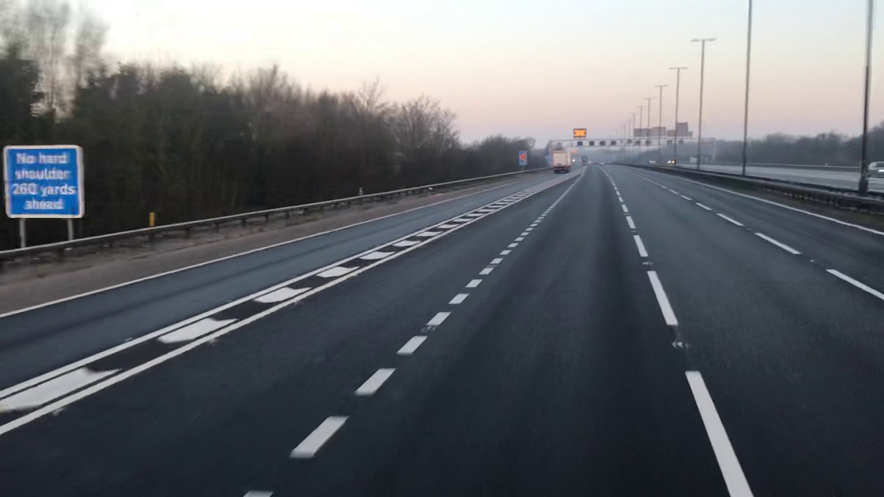 Bath -Bristol westbound M4 Motorway 🏴󠁧󠁢󠁥󠁮󠁧󠁿UK🇬🇧🚛🚛🚛Transport Truck 🚚🚚🦠🦠😷😷Covid 2021