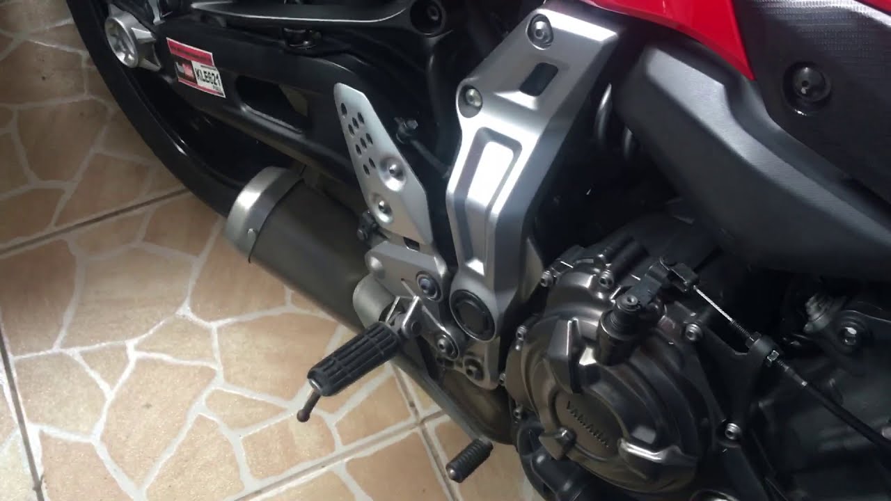 Mt 07 Barulho esportivo no escapamento original, barulho V8 ? ( em breve com Arashi )