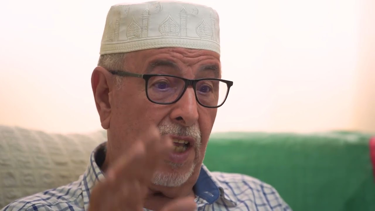 كوندور تنحني في إجلال و إفتخار المجاهد : ابن إيدير