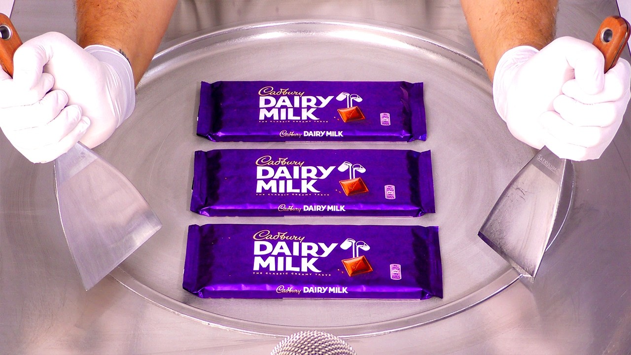 Масштабный челлендж по приготовлению мороженого из молочного молока Cadbury Dairy (ASMR)