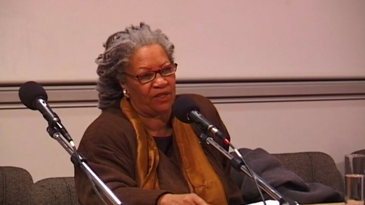 Toni Morrison ► The foreigner’s home : of language and demons [Archive ENS]
