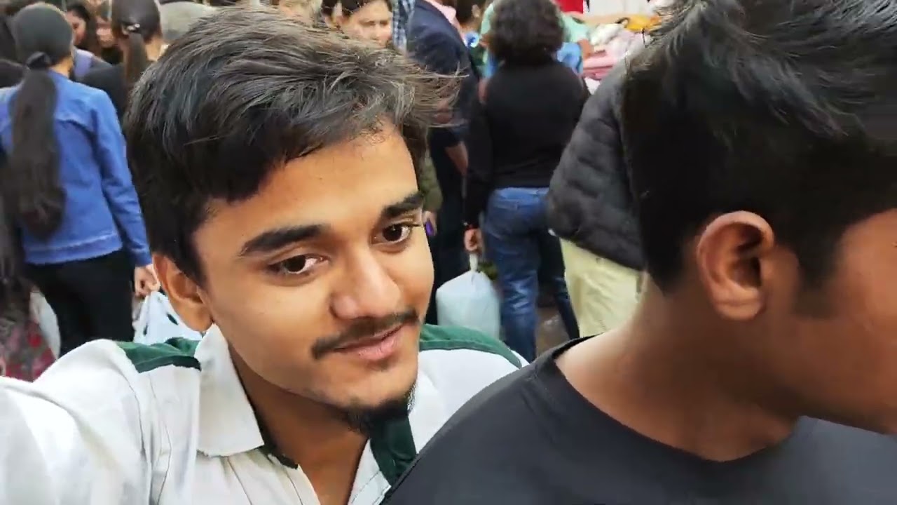 Sarojini Nagar Market 