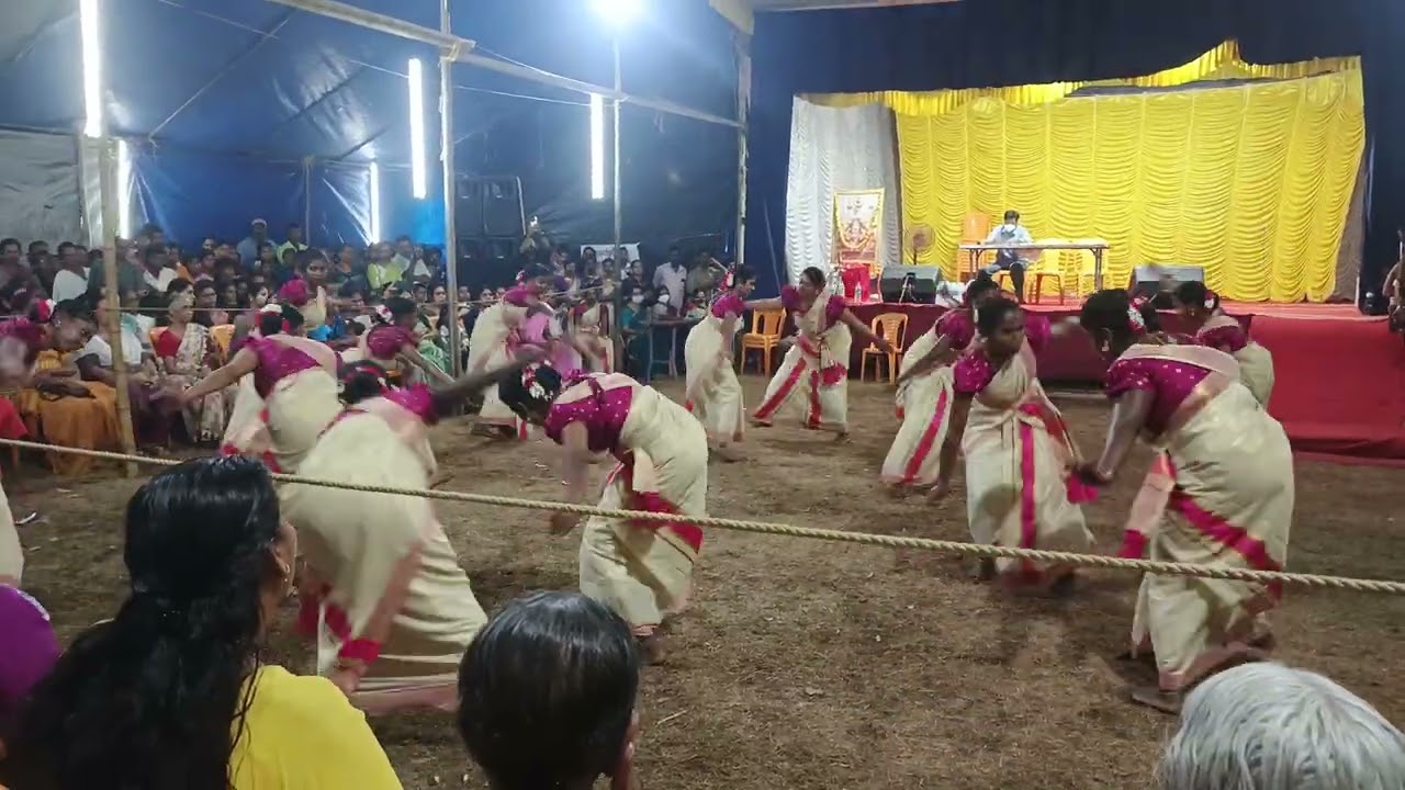 ആടി വരും നാഗം 
