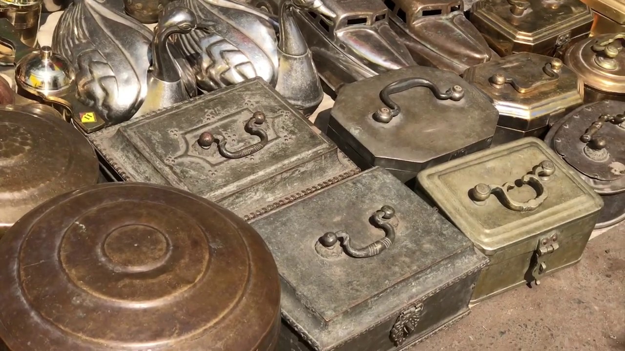JUNA BAZAR PUNE UNIQUE AND ANTIQUE ITAM