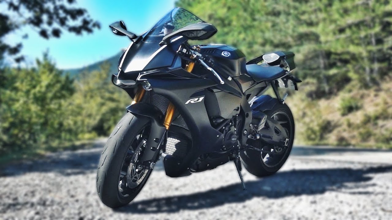 YAMAHA R1 2018 ! UN MONSTRE DE 200CH !