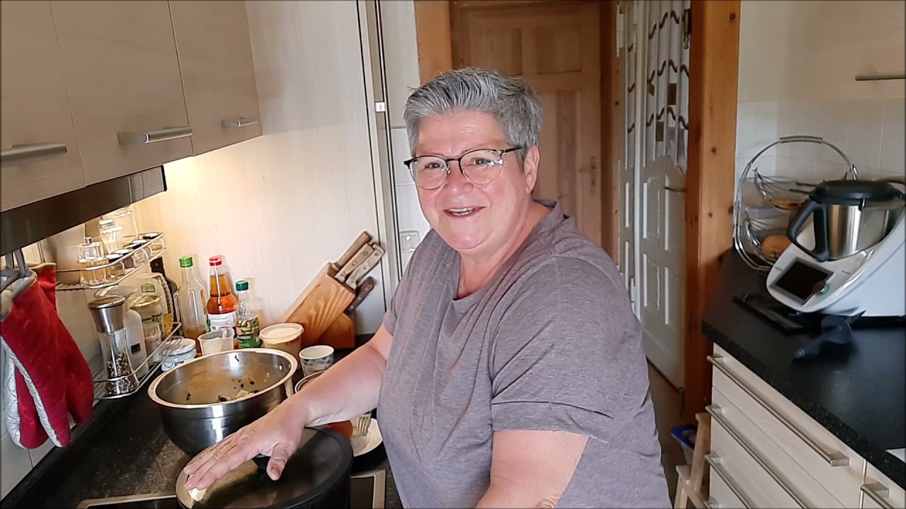Semmelknödel als Beilage zu vielen Gerichten, traditionell süddeutsche Küche, auch im Norden beliebt