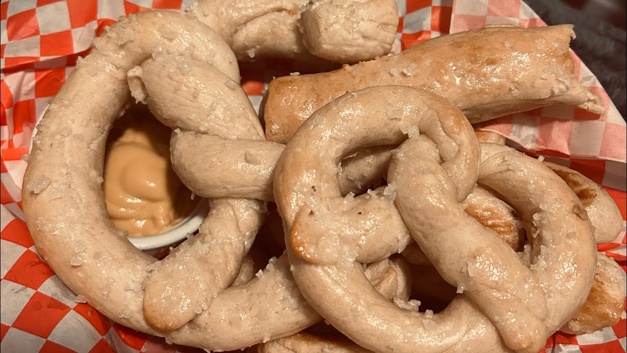 Simple n’ E-Z Pretzels 🥨 