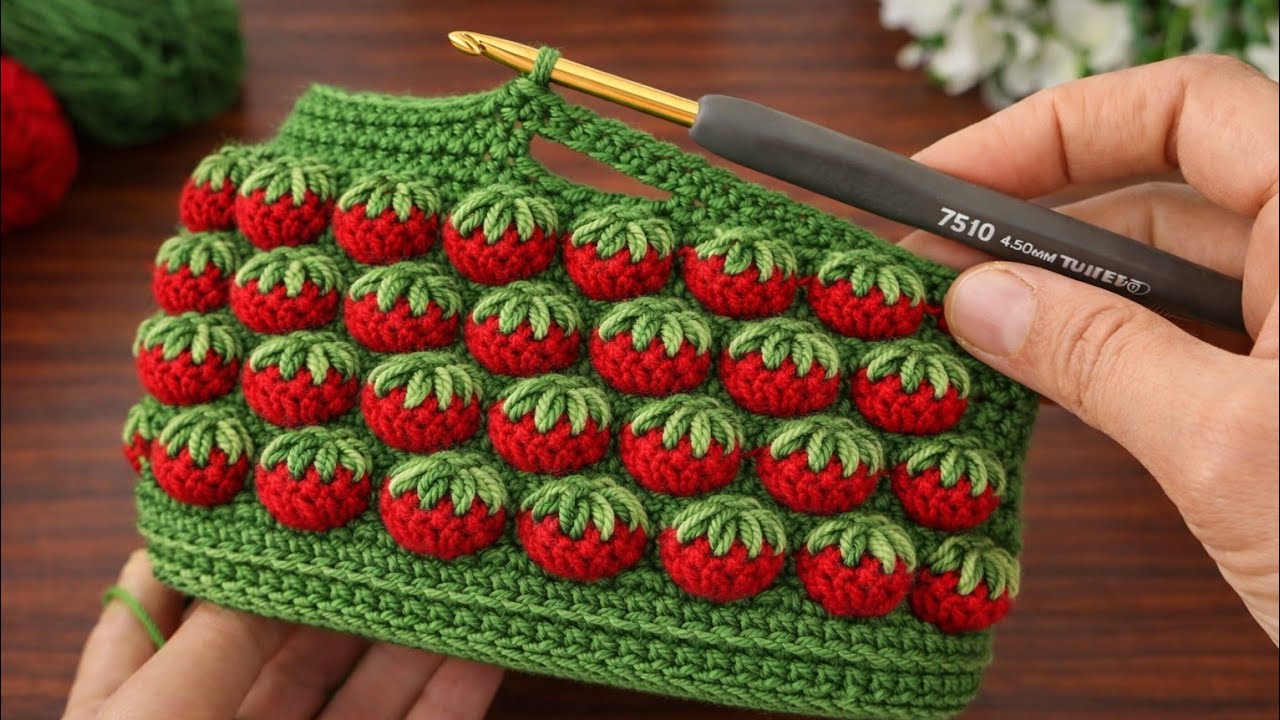 WOW! 😍 3D Strawberry Crochet Box 🍓 Super Easy & Eye-Catching | Make & Sell 💰