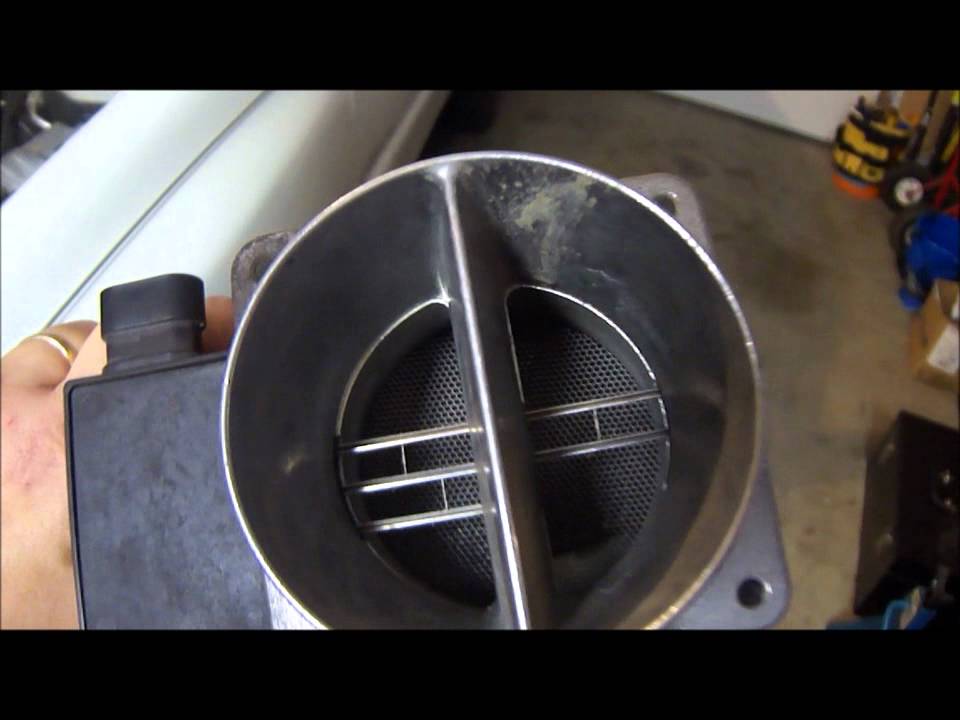 2002 Isuzu Rodeo LS 3.2L V6 Mass Air Flow Sensor Cleaning