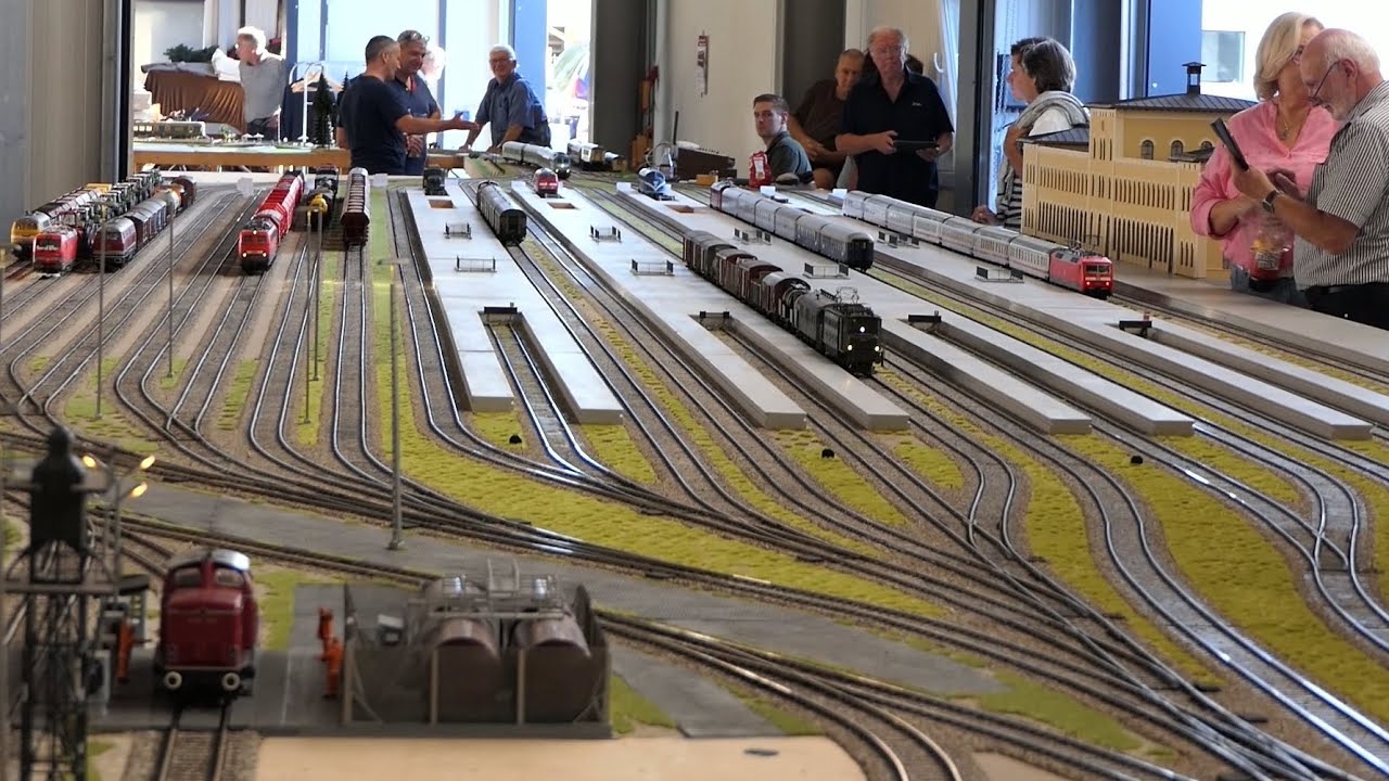 Gigantisch Spur1-Fahrtreffen 9/22 München – 30 m langer Bahnhof, Ae 3/6, BR 103 1:32-Modellbahn-Spaß