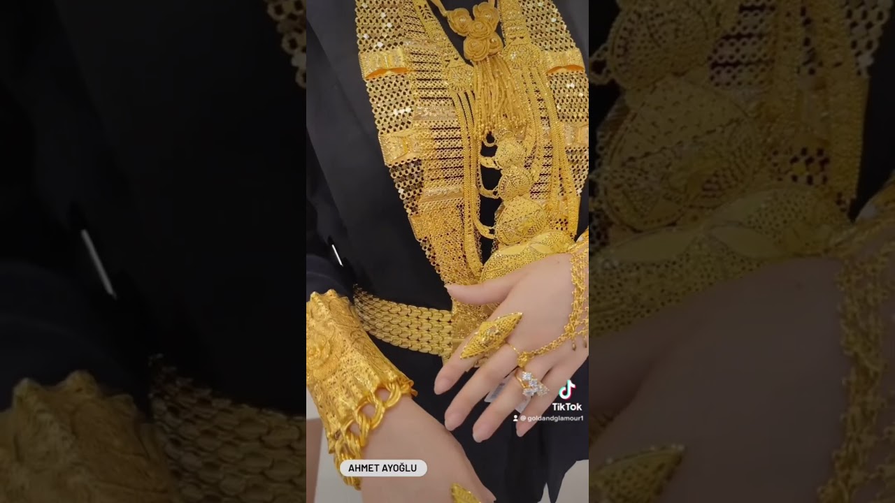 Saudi Brides wearing GOLD jewellery😲✨Heavy gold designs😻 #shorts #saudi