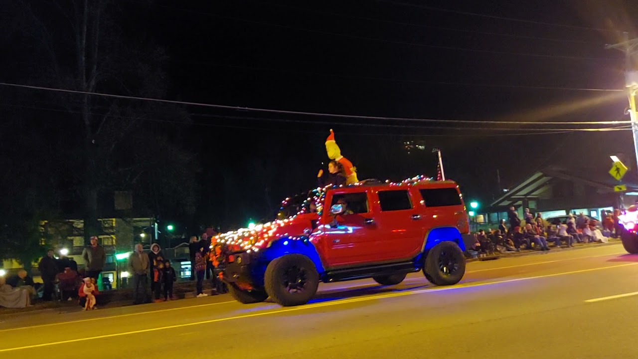 Gatlinburg Christmas parade 2021