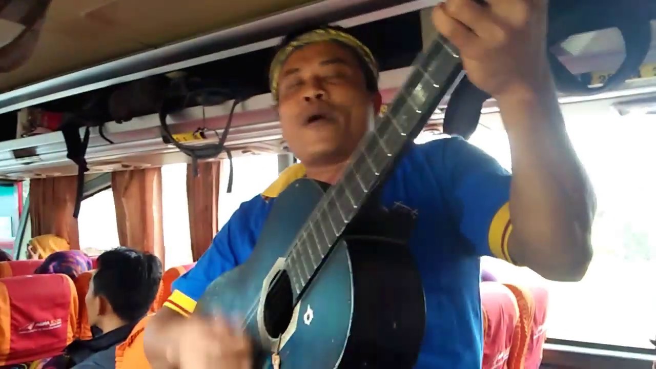 Pengamen Gila Ngaco Tapi Lucu :) bagian 2