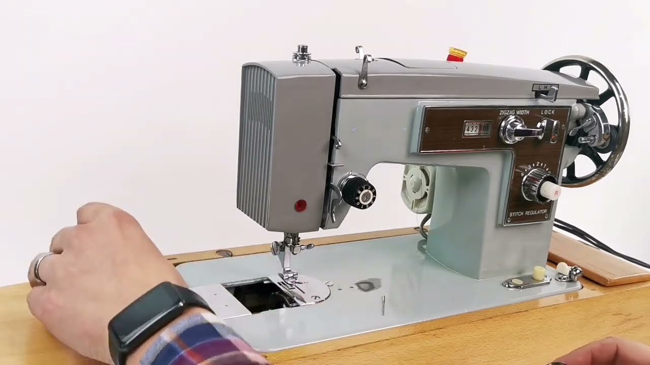 Demonstrating a Reads Sailmaker Sewing Machine