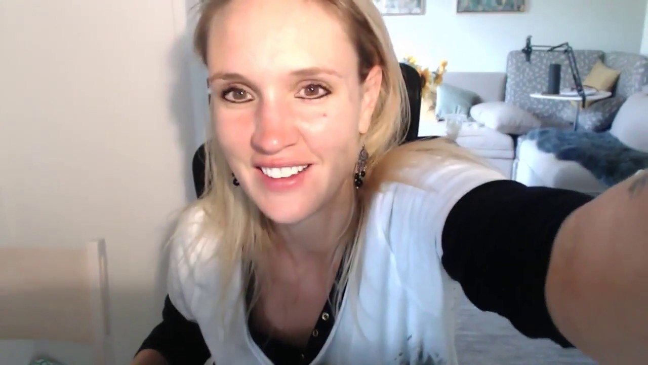 Lisa Cairns - Separation exists in the imagined land of you. 10th May 2017