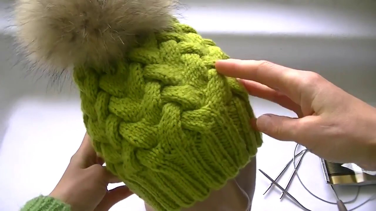 Knitting a hat with a pattern - 