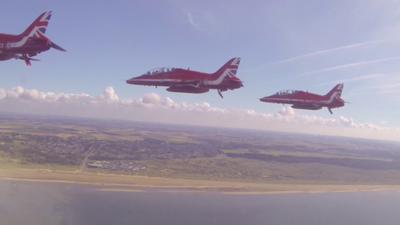 Onboard the Vulcan and Red Arrows at Southport Airshow 2015