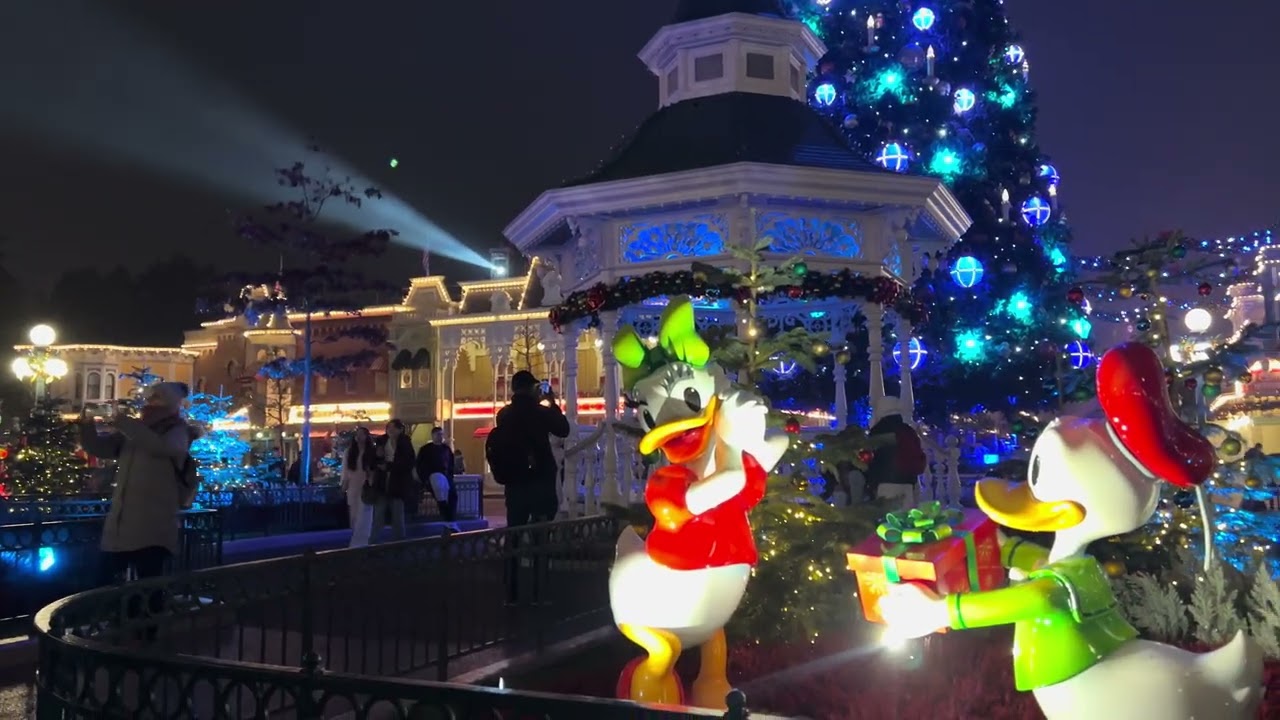 Mickey et Minnie Noël 2024 - Disneyland Paris