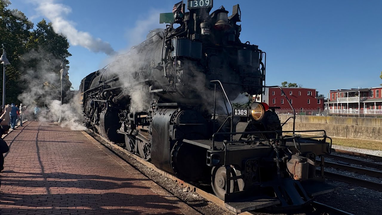 Western Maryland Railroad with WM 1309 in action at Cumberland Station, MD.  9/13/25