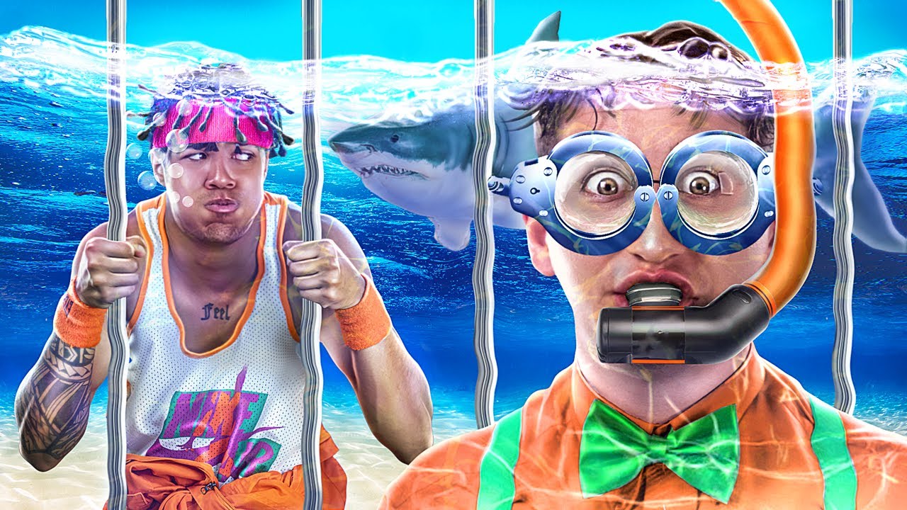 Studente Atleta vs Studente Nerd In Prigione