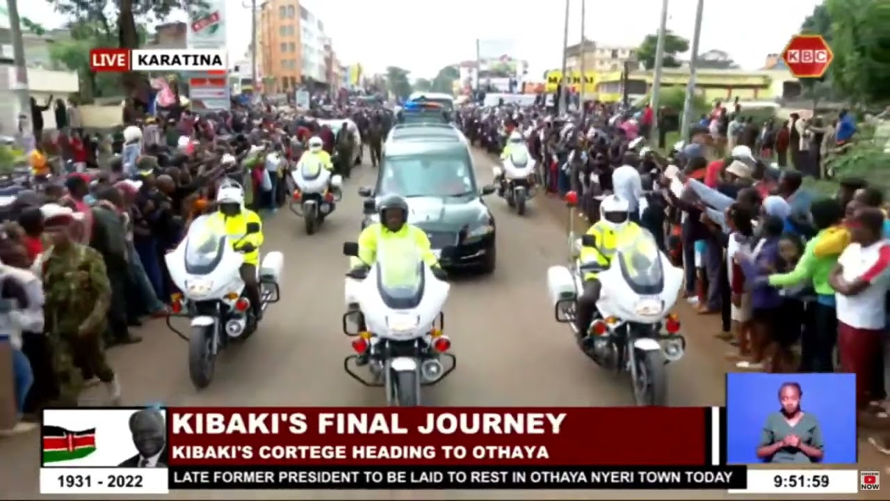 KARATINA RESIDENTS COME OUT IN LARGE NUMBERS TO SEE MWAI KIBAKI'S CORTEGE HEADING TO OTHAYA!!
