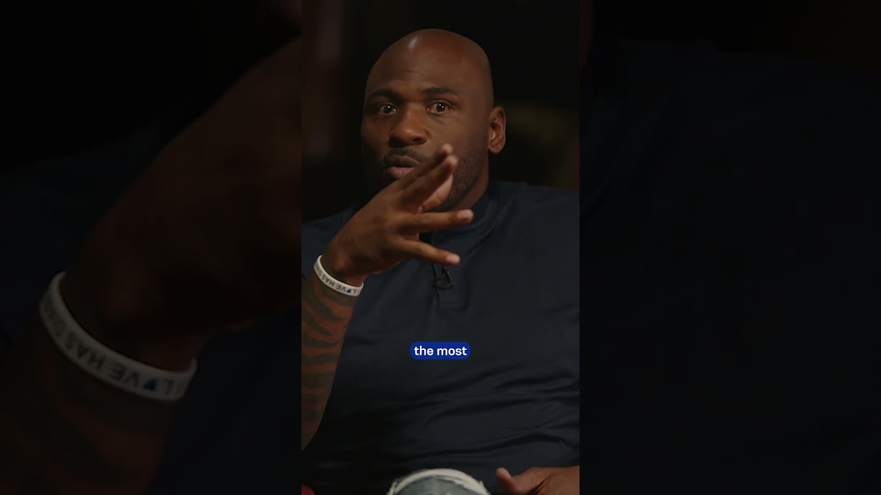 Brandon Jacobs was as tough as they come 😤  #shorts #nfl #throwback #brandonjacobs #giants