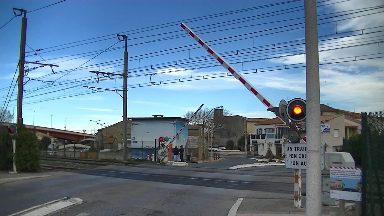 Spoorwegovergang Port-la-Nouvelle (F) // Railroad crossing // Passage à niveau