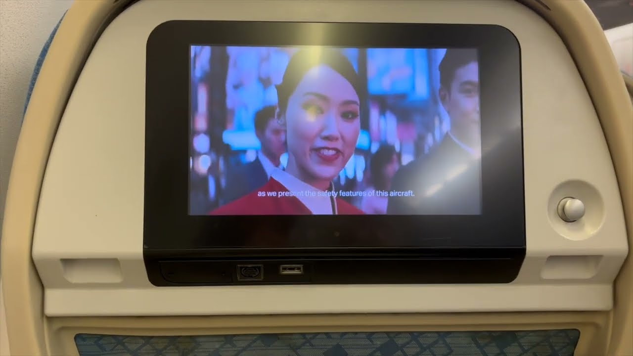 My First Experience with Cathay Pacific | Singapore to Sapporo (CX714 & CX584) A330-300 & B777-300ER