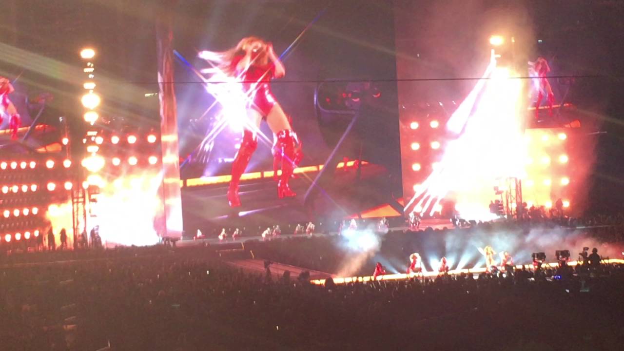 Beyoncé - Crazy In Love/Naughty Girl (Formation World Tour Miami 4/27/2016)