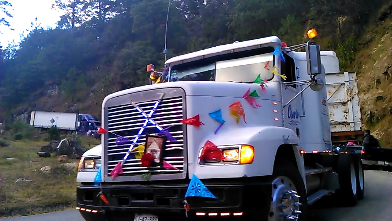 Peregrinos llegando al santuario de juquila 2014.