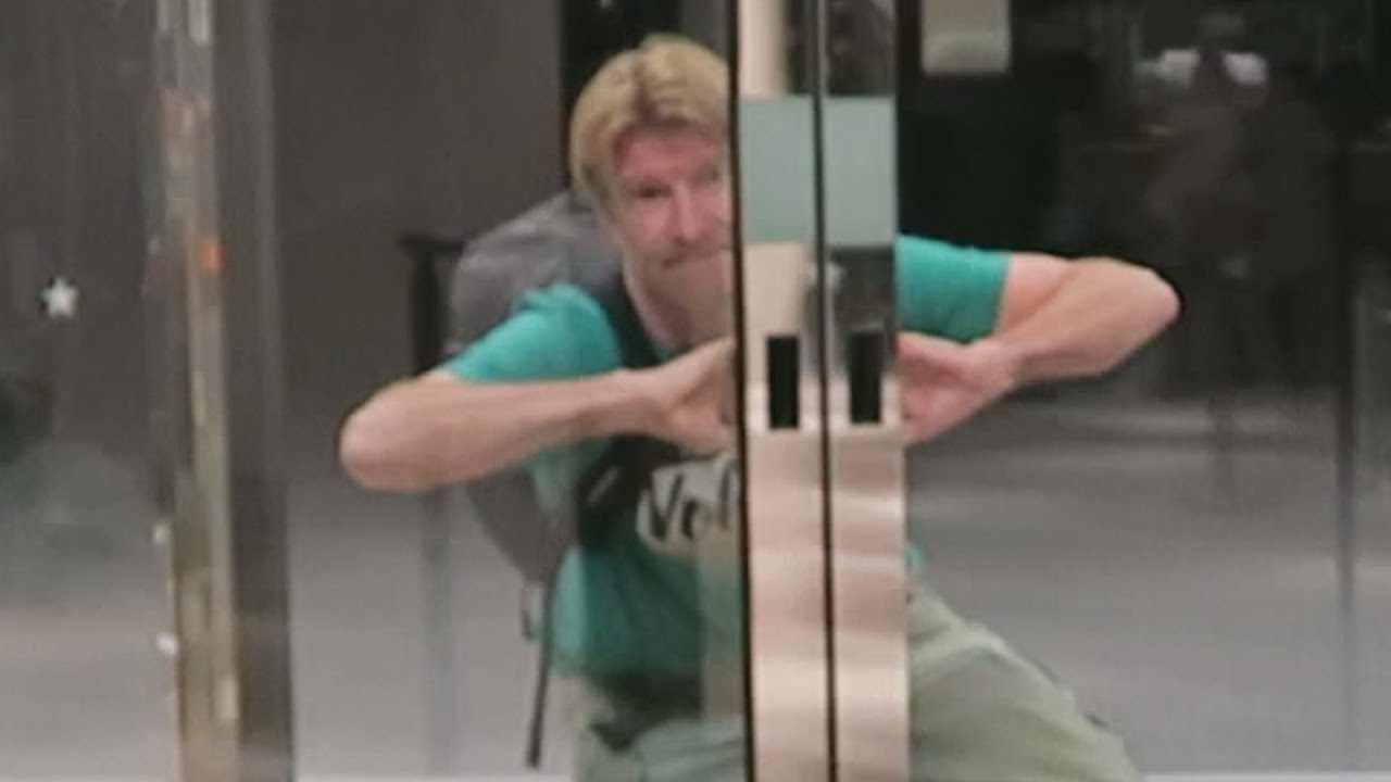 HOW TO ENTER A REVOLVING DOOR