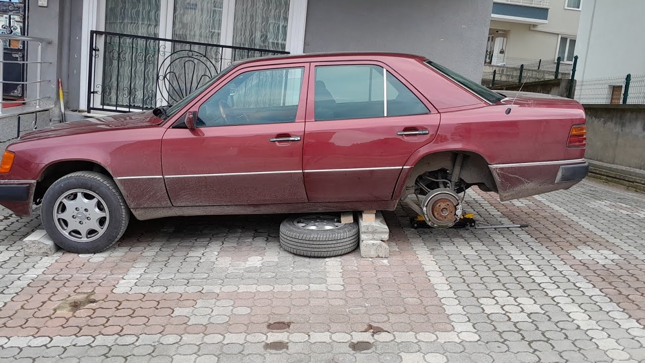 Mercedes W124 arka amortisör nasil  değişir ?