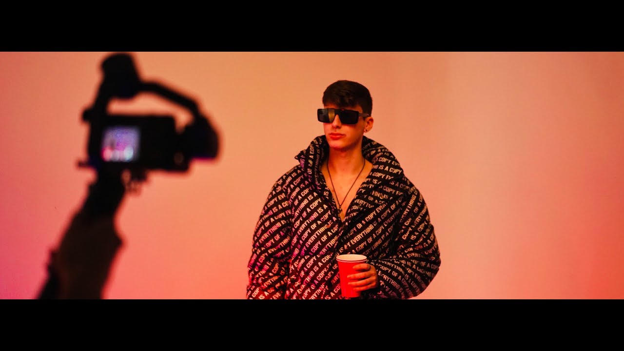Jay More - P&eacute;gate (Official Video)