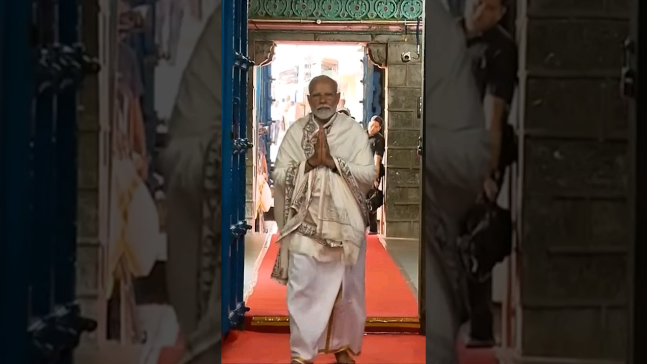 PM Modi offers prayers at Bhagavathy Amman Temple, Kanniyakumari | #shorts